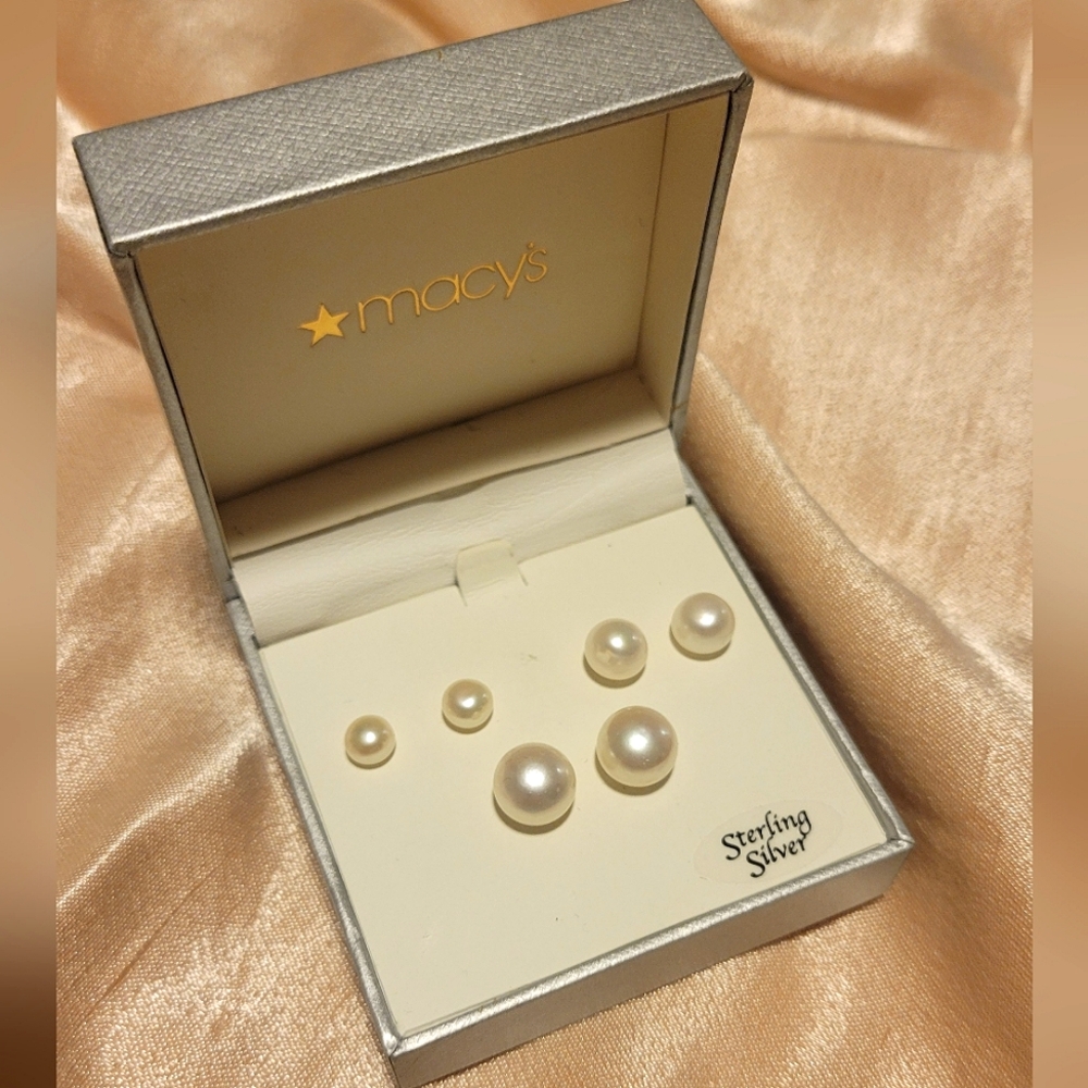 Pearl Earring Set